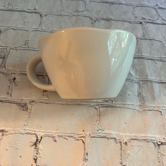 GRACE COLLECTOR SCALLOPED EDGES COFFEE/TEA MUG NOVELTY BLACK WORDS GRACE CROWN - Picture 3 of 5